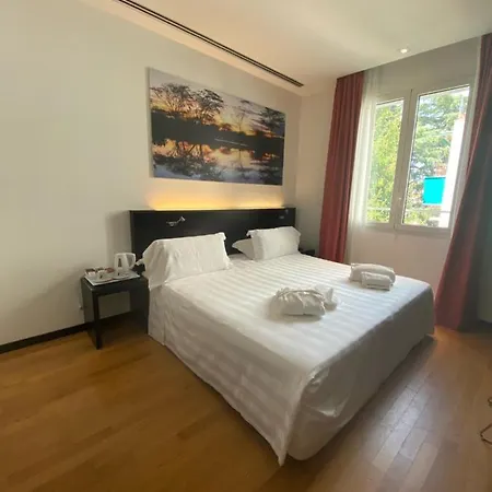 Szálloda Card International 4*