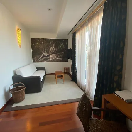 Card International Szálloda