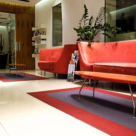 Card International Szálloda 4*