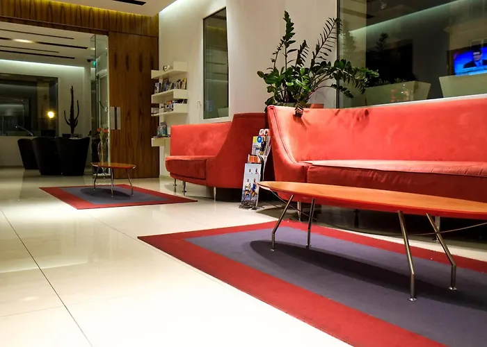 Card International Hotell 4*