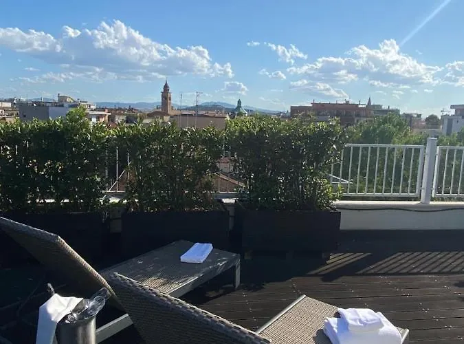 Card International Hotel 4*