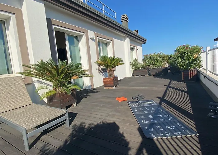 Card International Hotel