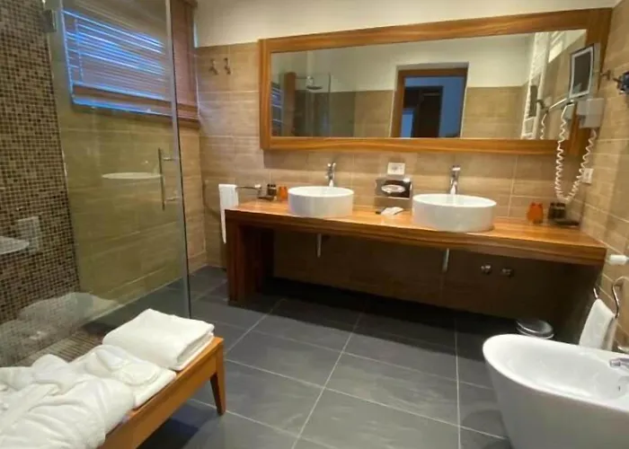 Card International 4* Римини