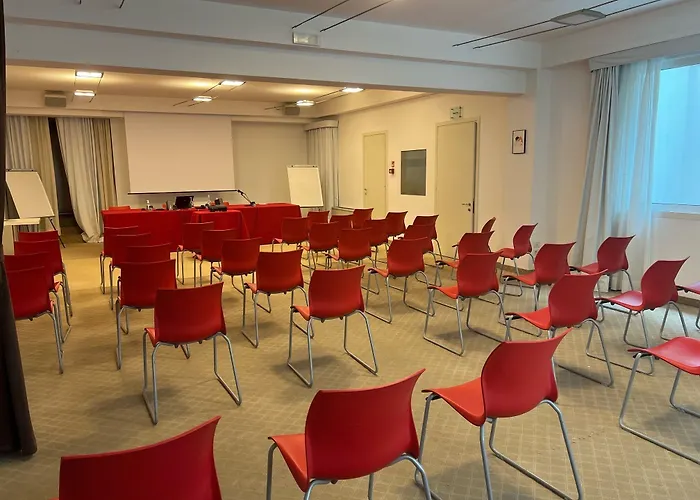 Отель Card International